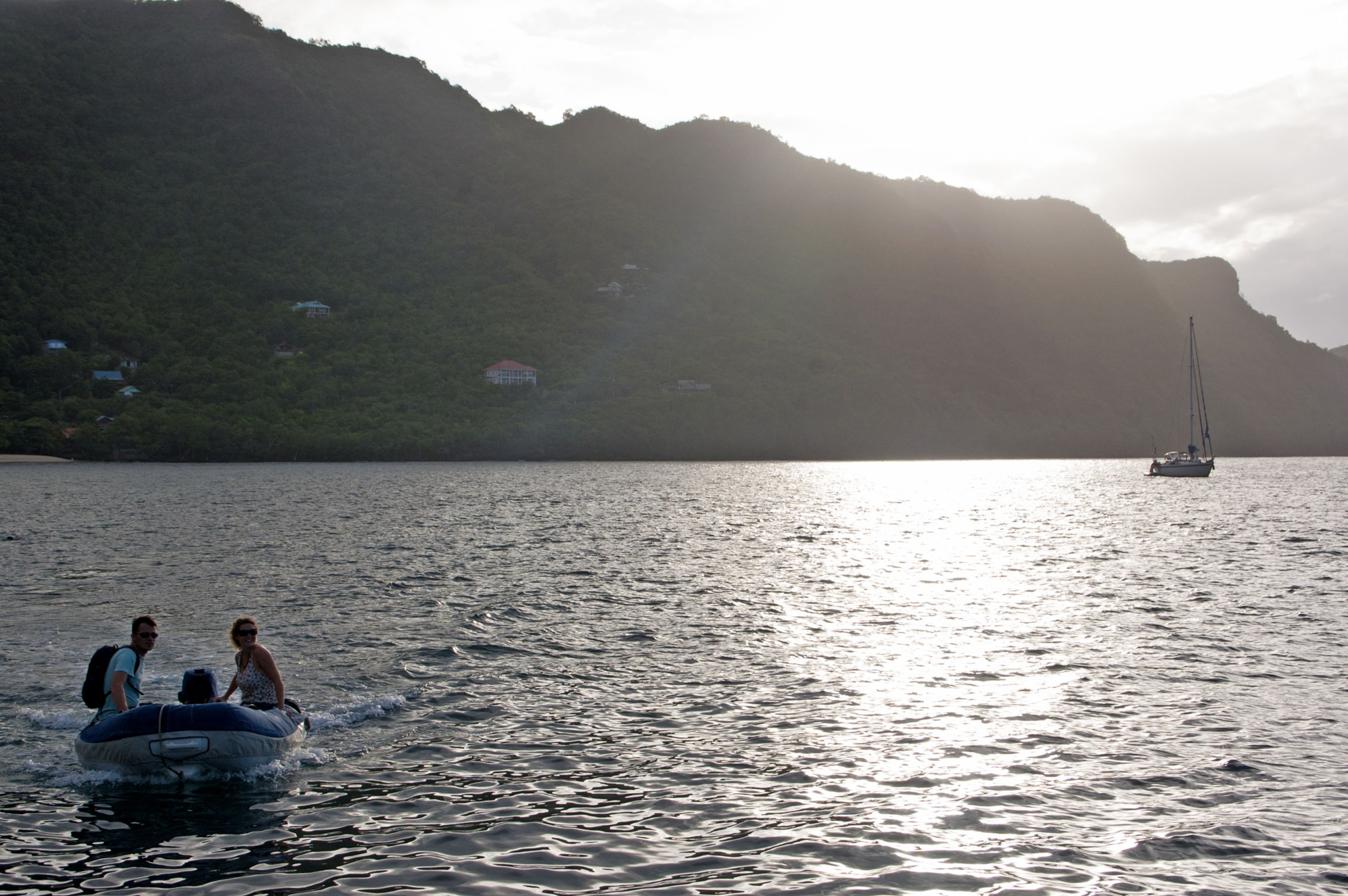 Retour au catamaran par le zodiac catamaran grenadines